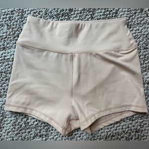 AE Everything Shortie